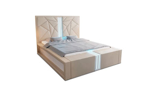 Freisteller des Boxspringbettes Imperia in Sandbeige-Weiß
