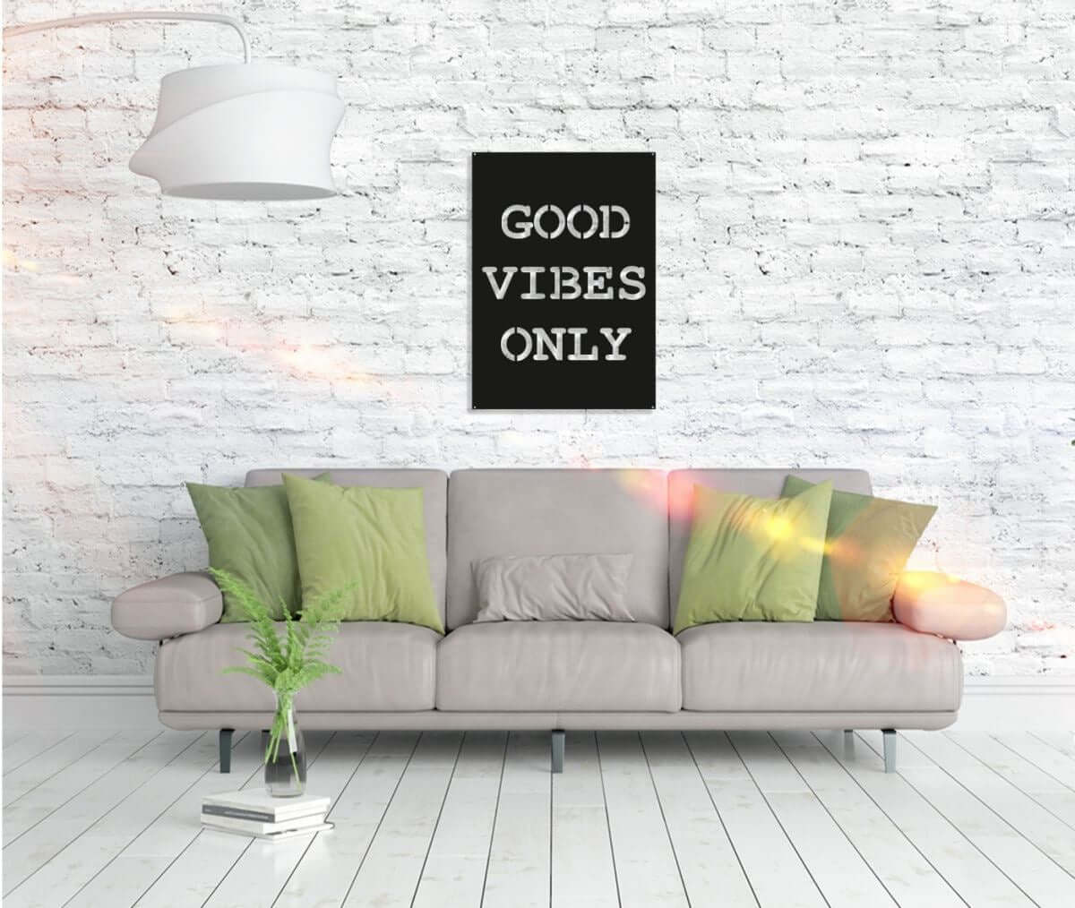 Metall Wandbild "Good Vibes Only" – Positive Kunst für Wohnzimmer